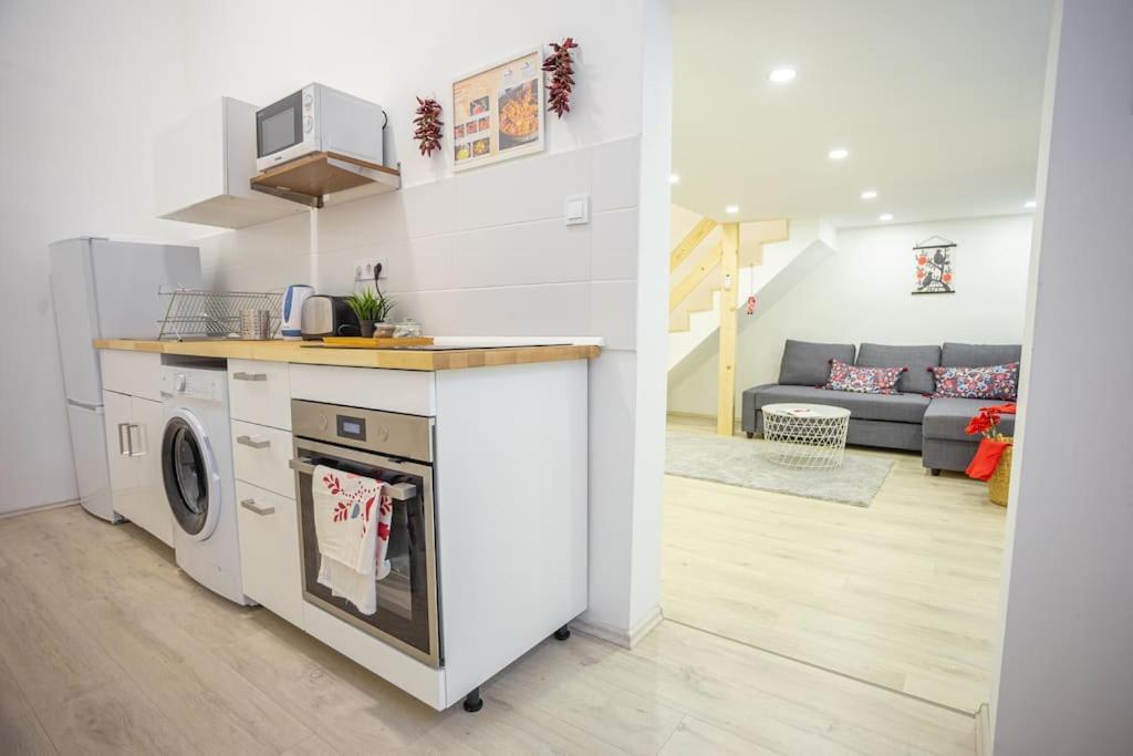 Cosy Two Bedroom Flat In Josika Street, Paprika Apartmán Budapešť