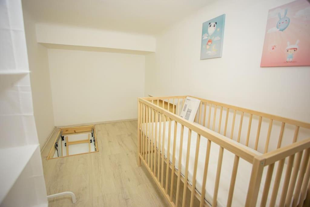 Cosy Two Bedroom Flat In Josika Street, Paprika Apartamento Budapeste