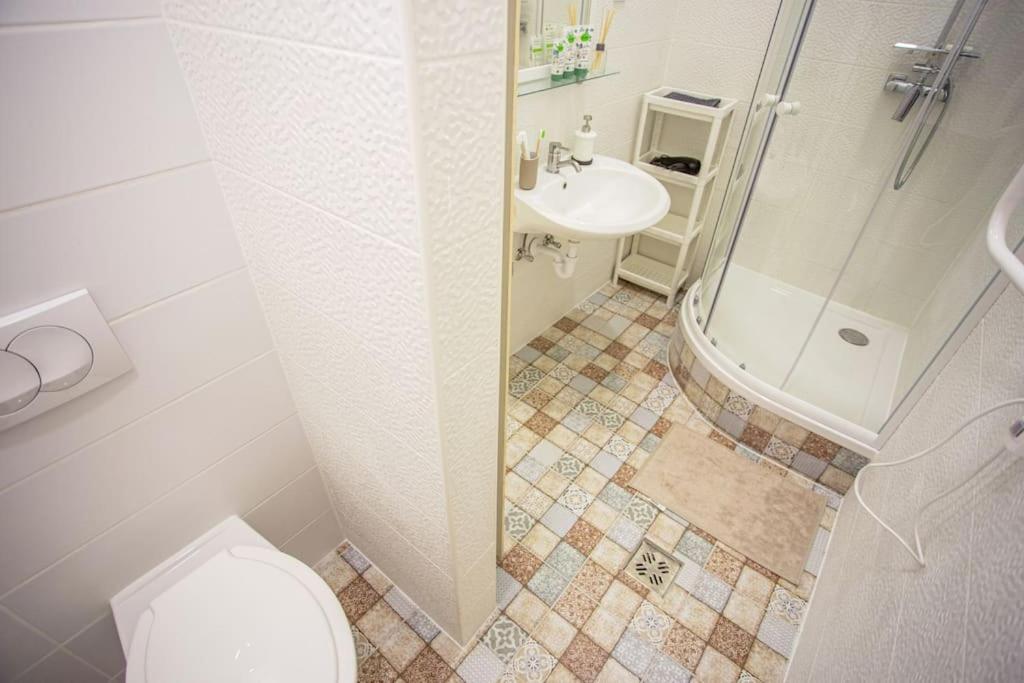 Cosy Two Bedroom Flat In Josika Street, Paprika Apartmán *